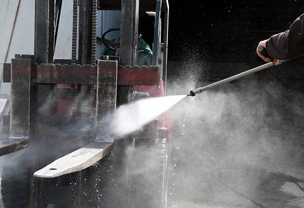 Best Playground Equipment Cleaning  in Valrico, FL